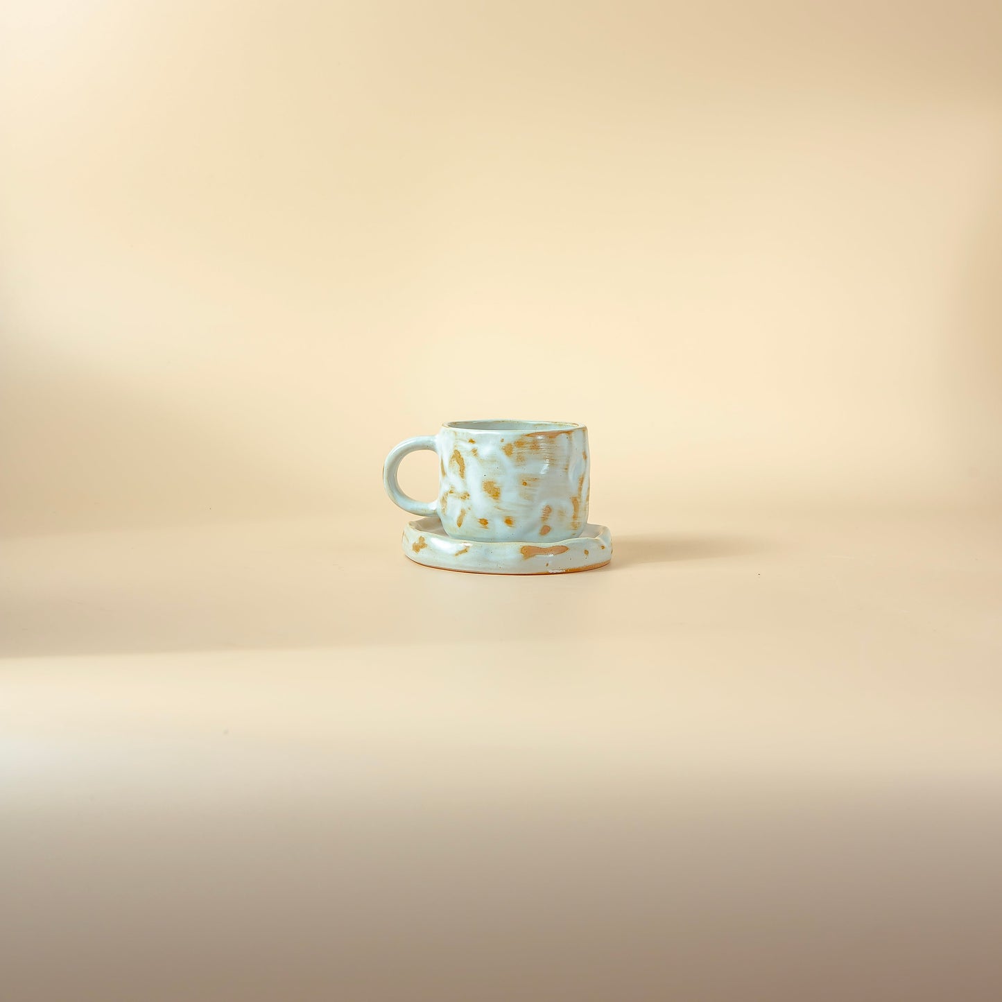 The Waverly – Ivory Cup Set