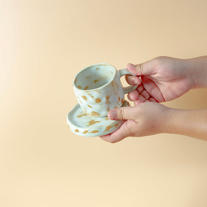 The Waverly – Ivory Cup Set